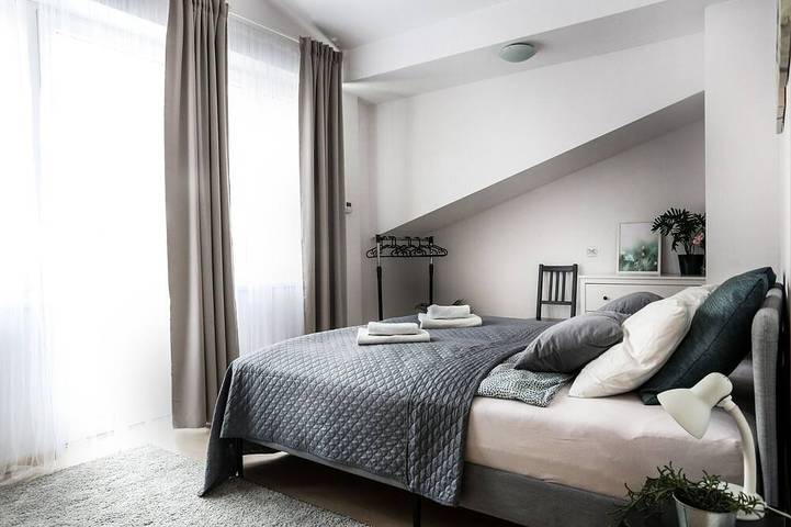 Appartamento intero, Large Apartment for 8 guests with AC, Old Town I, Krakowska in Kazimierz, Cracovia