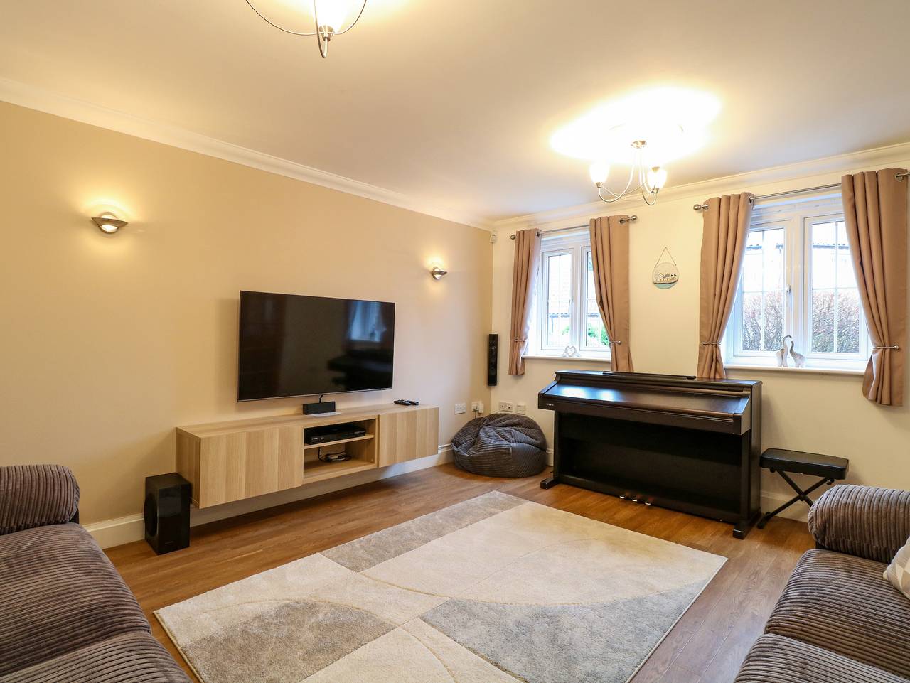 19 Stablefield Way in Hemsby, Great Yarmouth