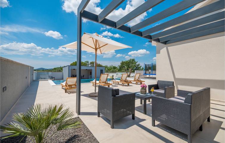 Ferienhaus für 6 Personen, mit Terrasse und Pool in Zadar - 4