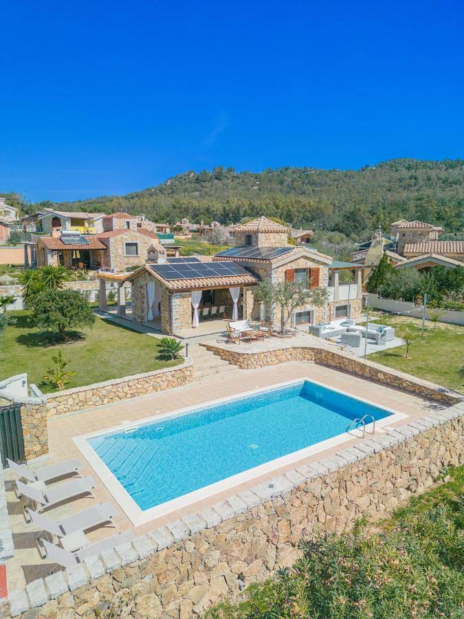 Location de vacances pour 10 personnes, avec jardin ainsi que piscine et vue à Castiadas - 2