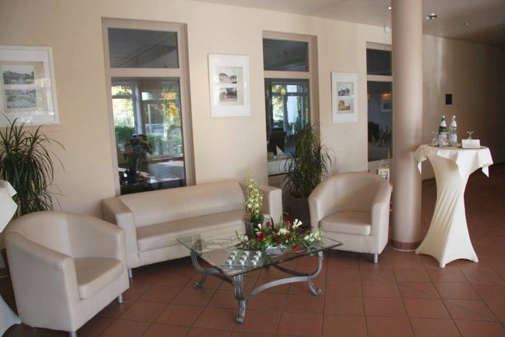 Hotel für 3 Personen, mit Terrasse und Garten in Oranienburg - 4