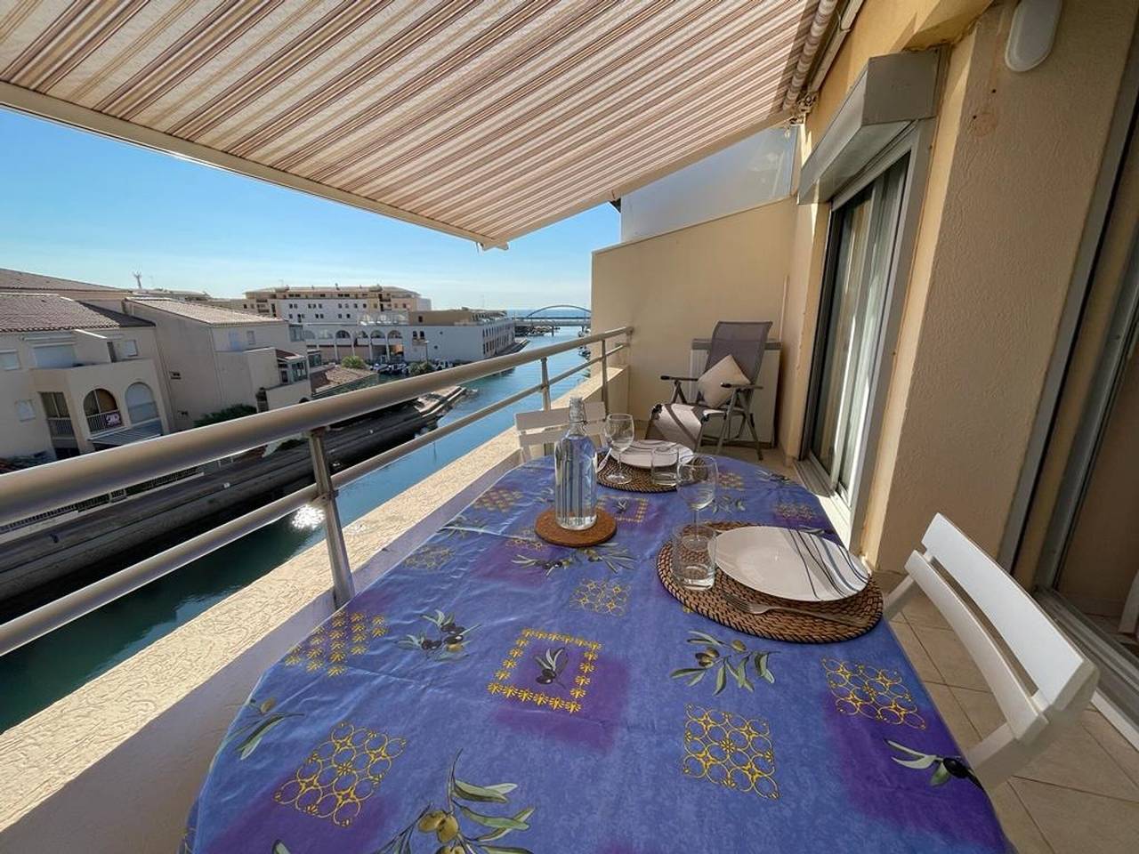 Appartement entier, Superbe 2 pièces mezzanine, près plage, parking inclus, animaux admis in Sète, Côte d'Améthyste