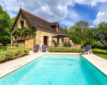 Gîte pour 8 personnes, avec piscine et jardin à Mauzac-et-Grand-Castang