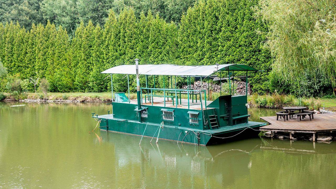 Boot für 2 Personen (35 m²) in Florennes in Florennes, Region Namur