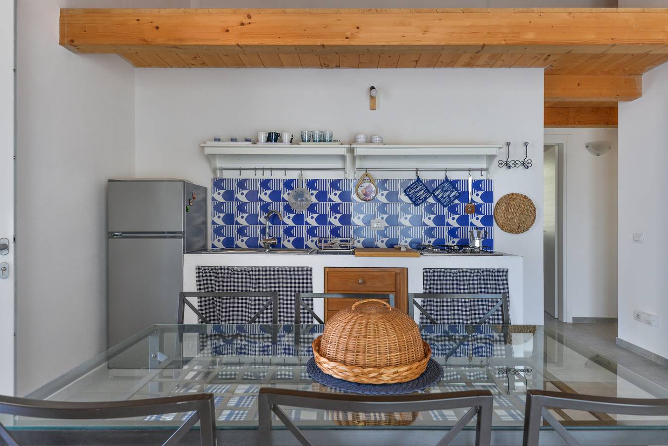 Ganze Wohnung, Ferienwohnung 'Artistica 5' mit Meerblick, gemeinsamer Terrasse und Klimaanlage in Madonna delle Grazie, Elba