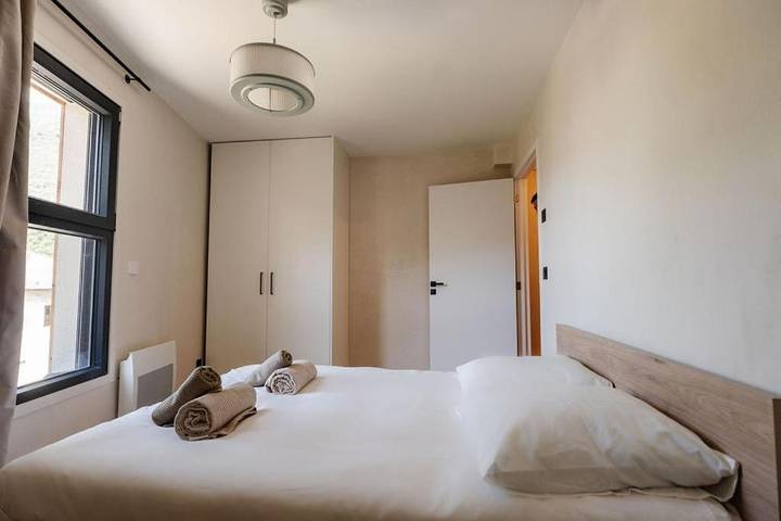 Gîte pour 12 personnes, avec terrasse, animaux acceptés à La Bâthie - 3