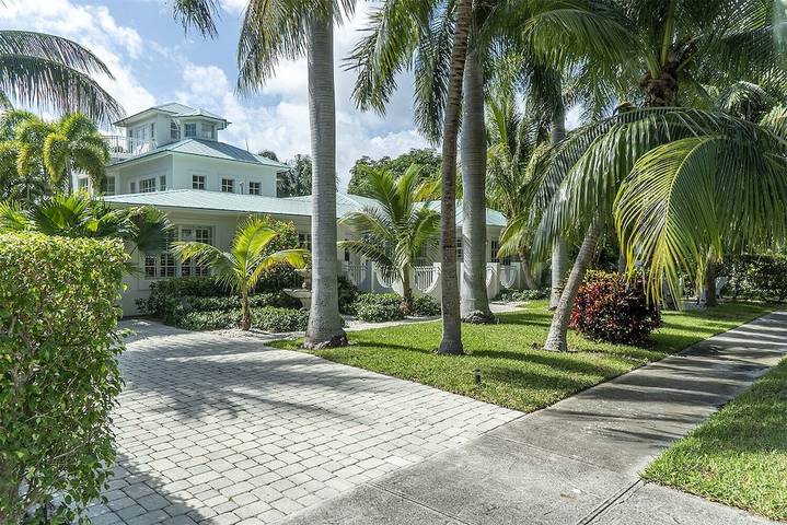 Vacation rental for 8 people, with yard and hot tub in West Palm Beach