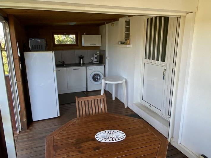 Location de vacances pour 2 personnes, avec terrasse ainsi que piscine et jardin sur l' Île de la Réunion - 4