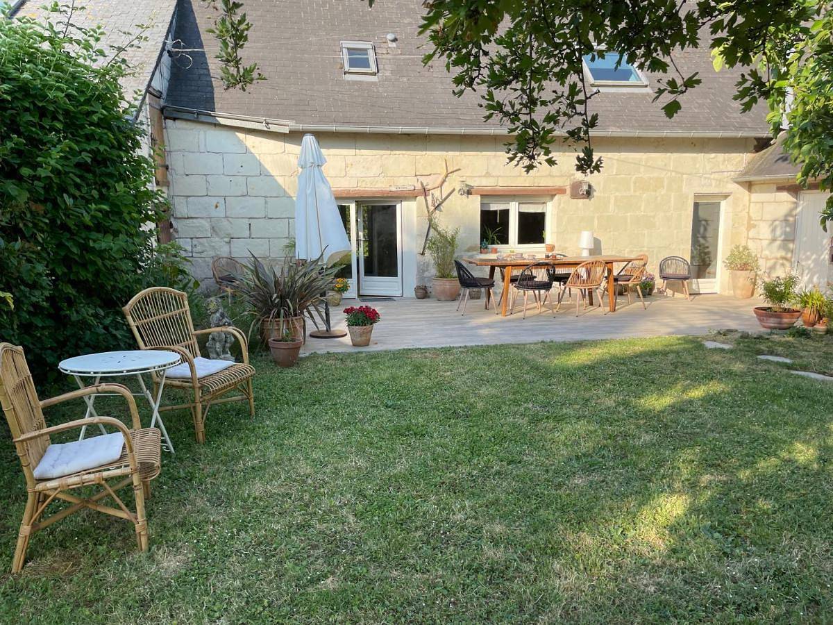 Double Room with Private Bathroom in Villebernier, Vallée de la Loire