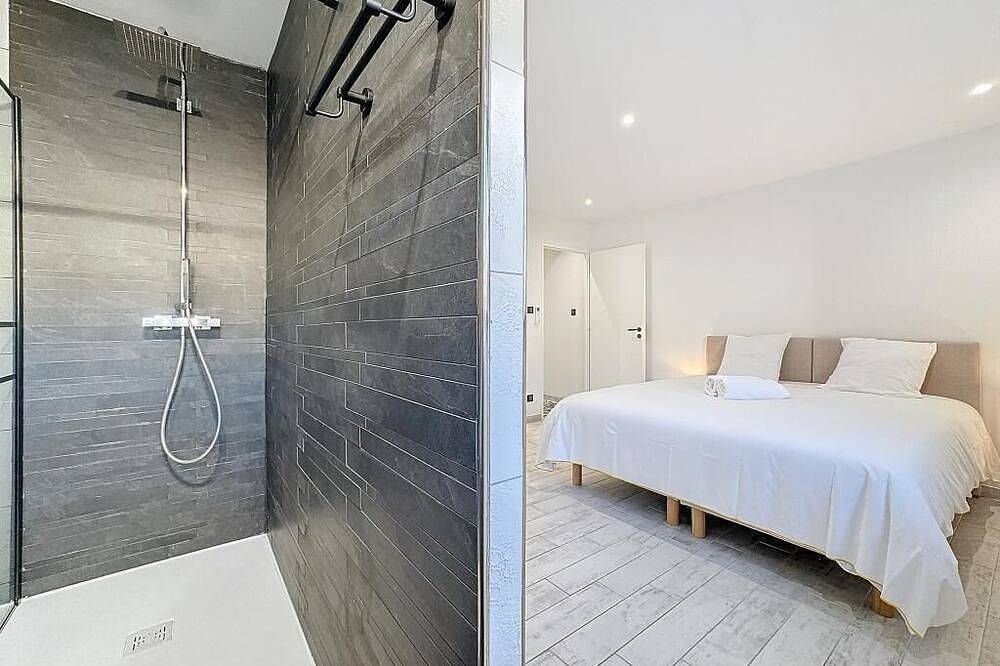 Appartement entier, Loft Spa Sauna 10 personnes Centre ville in Montluçon, Région de Montluçon