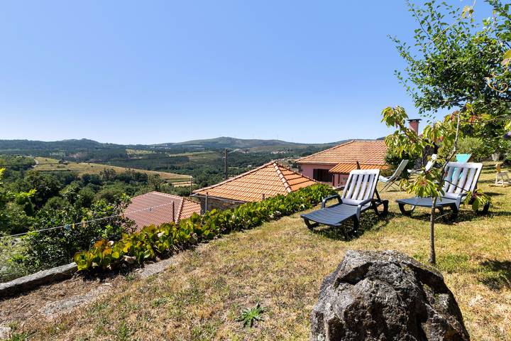 Casa de férias para 8 pessoas, com jardim em Paredes de Coura