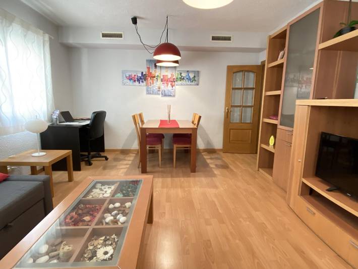 Apartamento vacacional entero, Apartamento Aluche para 4 personas con parking in Madrid, Área Metropolitana de Madrid