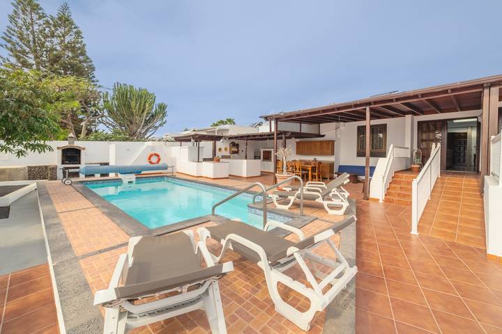 Chalet para 8 personas, con jardín y terraza en Playa Blanca