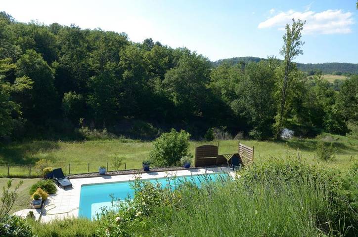 Location de vacances pour 9 personnes, avec vue ainsi que piscine et jardin, animaux acceptés à Léguillac-de-l'Auche - 3
