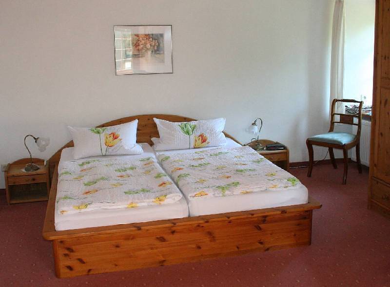 Wohlfühl-Hotel Das Landhaus Tiefenhäusern - Doppelzimmer mit Dusche/Wc in Höchenschwand, Südschwarzwald