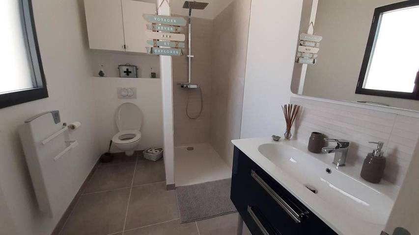 Location de vacances pour 12 personnes, avec jardin ainsi que piscine et vue à Éguilles - 4