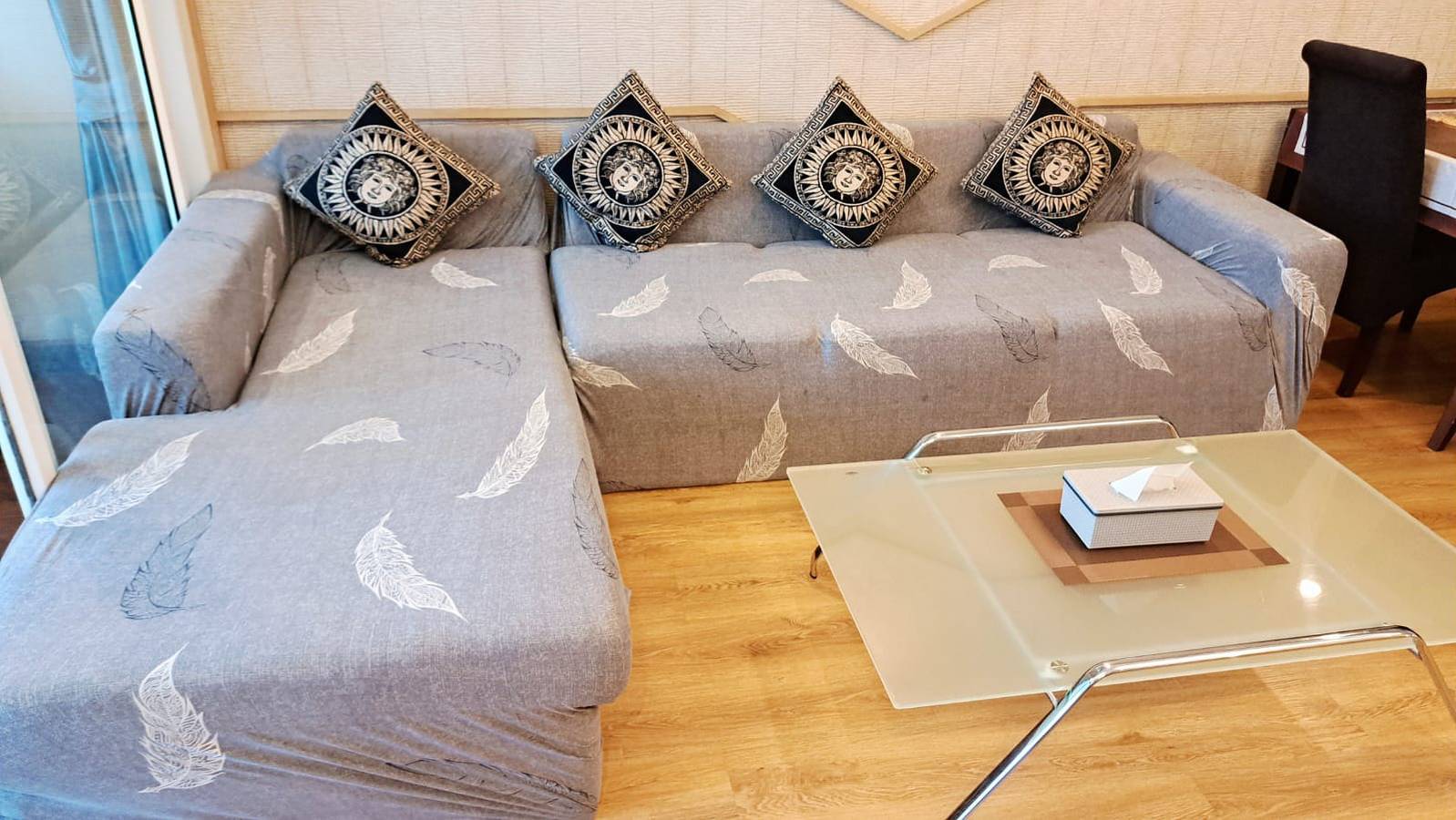 Appartement de vacances entier, Appartement meublé de 3 chambres en centre-ville avec piscine partagée (7D). in Watthana District, Bangkok