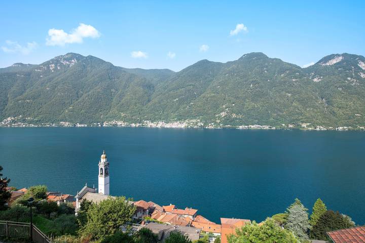 Apartamento inteiro, Appartamento 6 Il Tornante com vista para o lago e para a montanha, Wi-Fi, A/C e varanda in Nesso, Município de Nesso