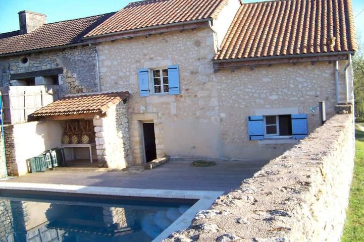 Location de vacances pour 6 personnes, avec jardin et terrasse à Saint-Martin-des-Combes - 4