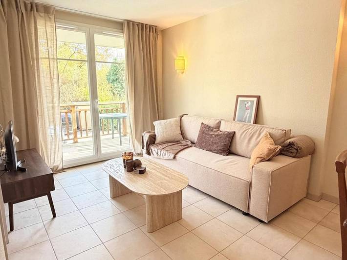 Gîte pour 6 personnes, avec sauna ainsi que jardin et piscine, animaux acceptés à Levernois