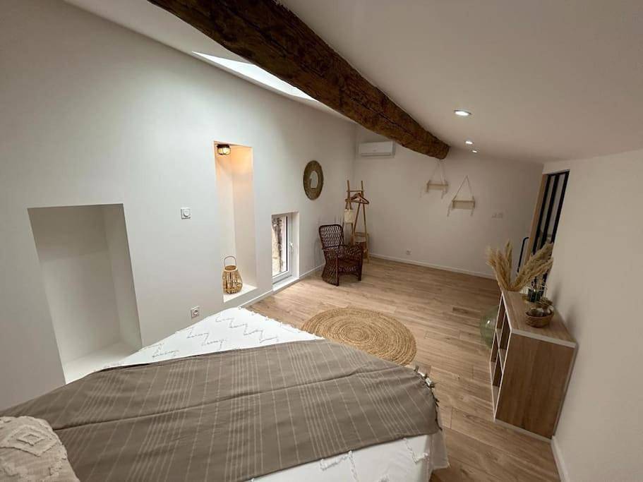 Appartement entier, One-Bedroom Apartment in Lunel, Côte méditerranéenne (France)