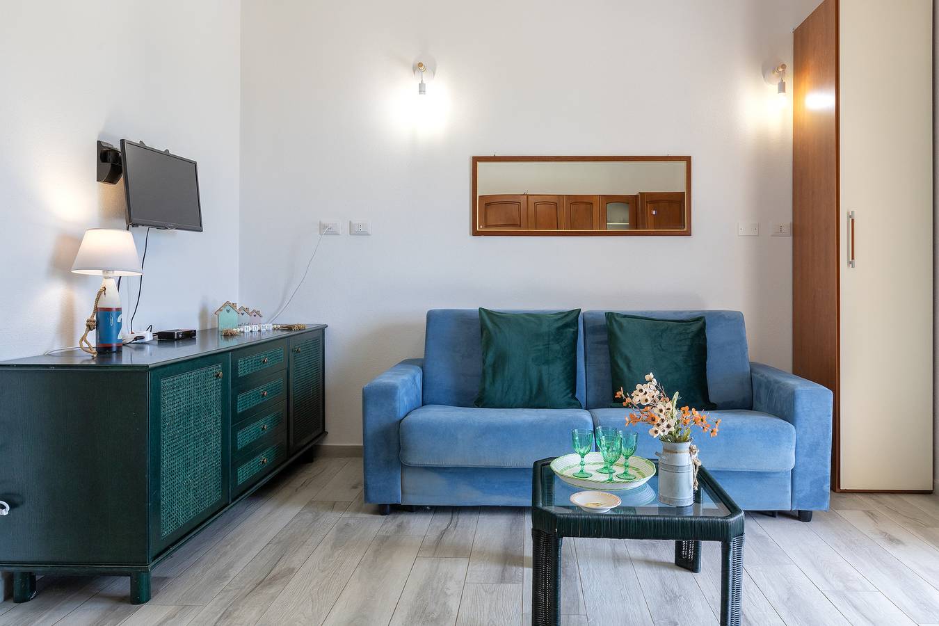 Apartamento entero, Apartamento 'Borgo Del Mare 2' con vistas al mar, terraza privada y aire acondicionado in Trinità d'Agultu e Vignola, Olbia-Tempio