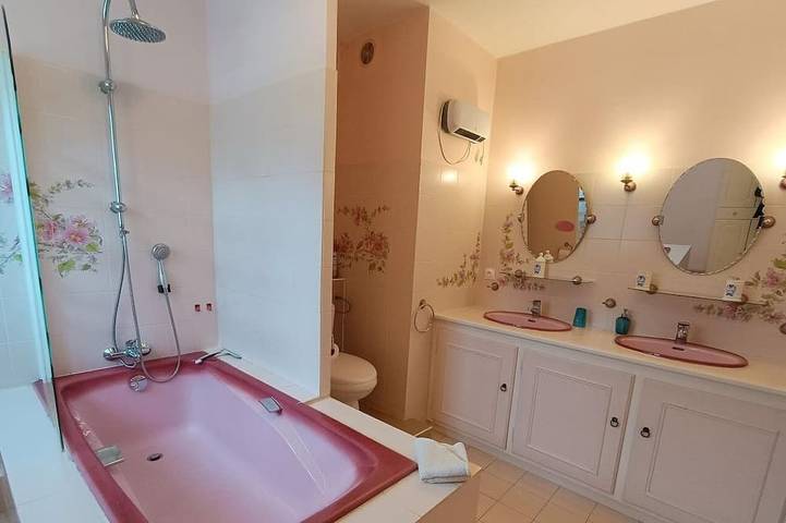 Location de vacances pour 2 personnes, avec jardin et piscine à Milhac - 4