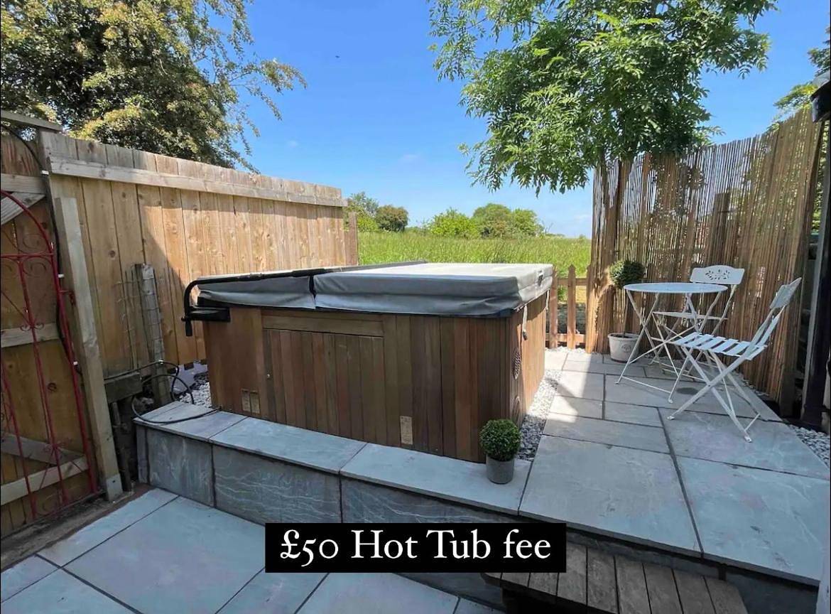 Bay Cottage, Hot Tub in Warwickshire
