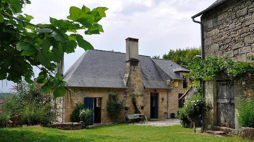 Gîte pour 5 personnes, avec piscine à Ayen