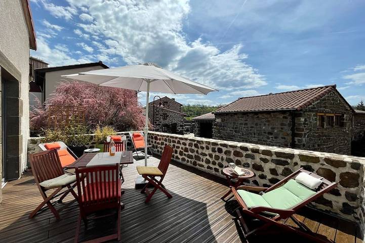 Location de vacances pour 4 personnes, avec Terrasse à Polignac
