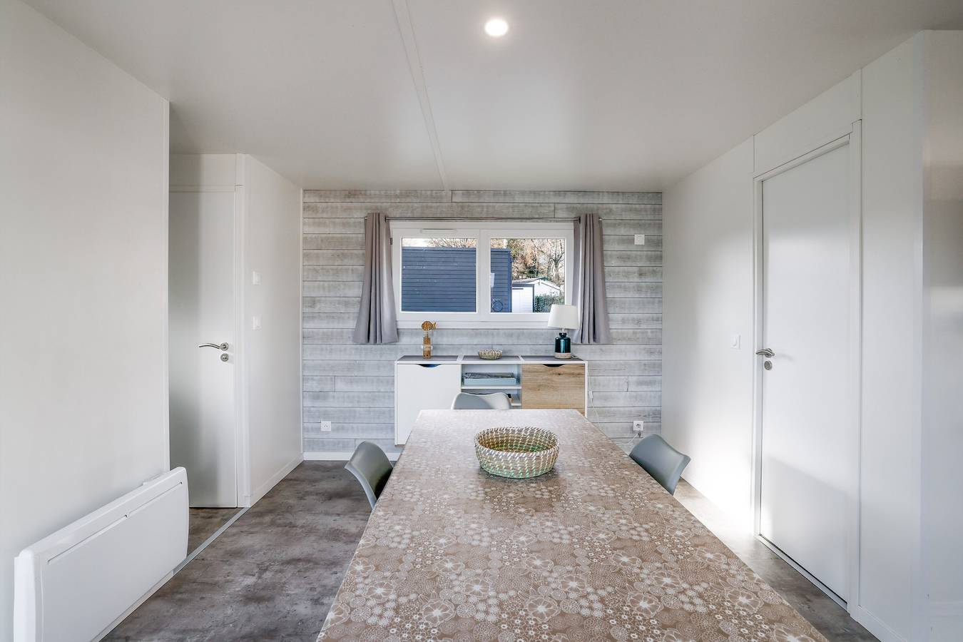 Charmant chalet au bord du Lac in Caurel, Région de Guingamp