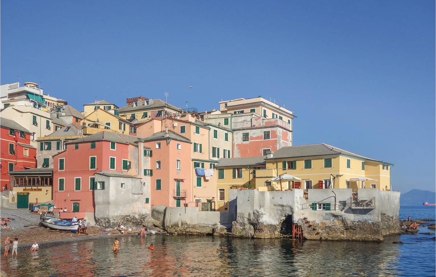 Hel ferielejlighed, Ferielejlighed for 10 personer med terrasse in Genova (City), Genova
