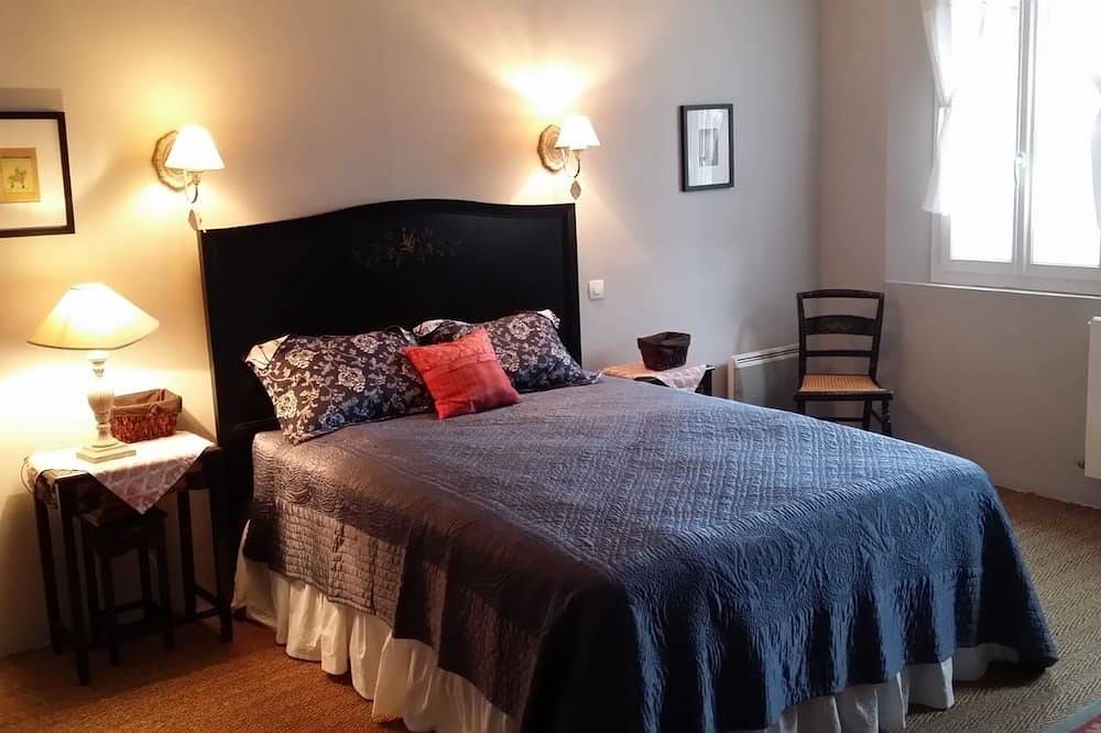 4 Bed Villa - Sleeps 8 - Garden - Fireplace in Port-Sainte-Foy-et-Ponchapt, Périgord Pourpre