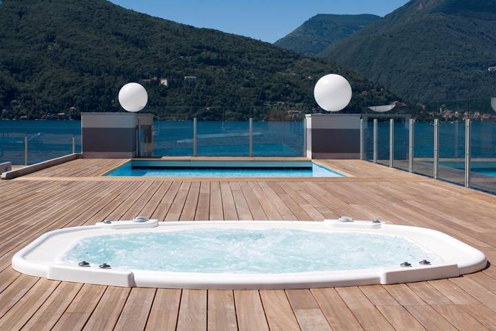 Appartement entier, Vista di Maccagno Fantastico: View, Pool & Balcony in Maccagno, Maccagno con Pino e Veddasca
