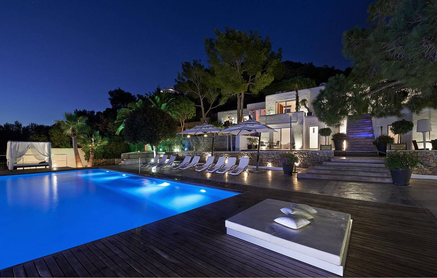 Sea View Apartment with Pool, AC, and Parking in Cap Martinet, Santa Eulària des Riu