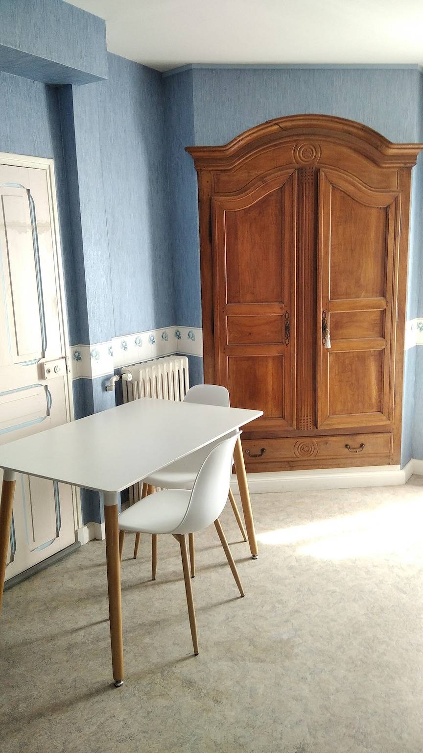 Apartamento en hotel 'Villa Des Fleurs Ch Hélène N°27' con vistas a la montaña y Wi-Fi in La Bourboule, Parque Natural Regional Volcans d'Auvergne