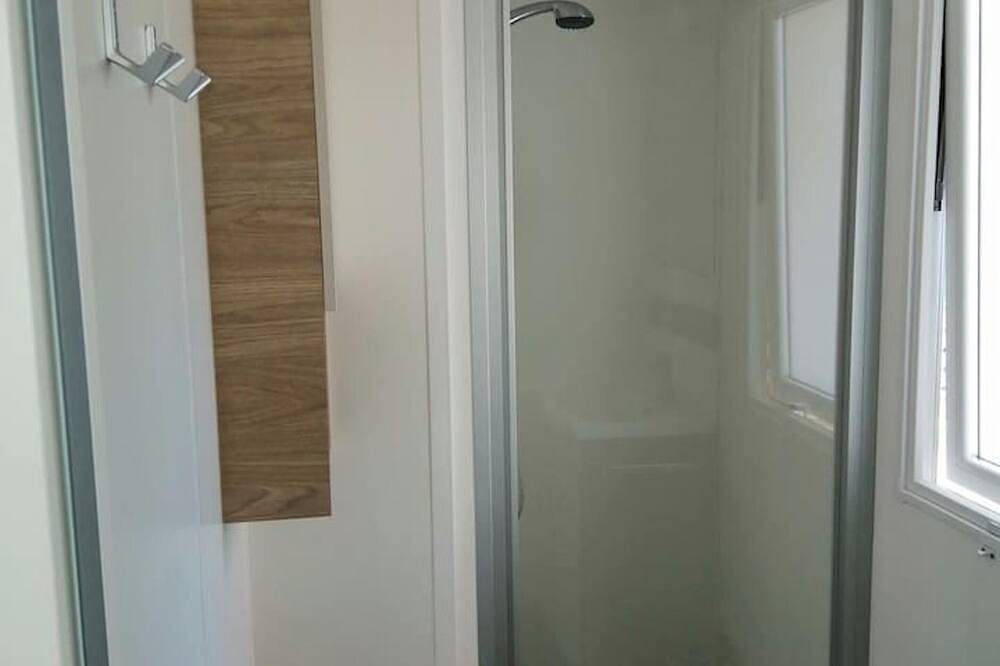 Homerez - Bungalow in Condrieu with pool in Condrieu, Pilat Regional Nature Park