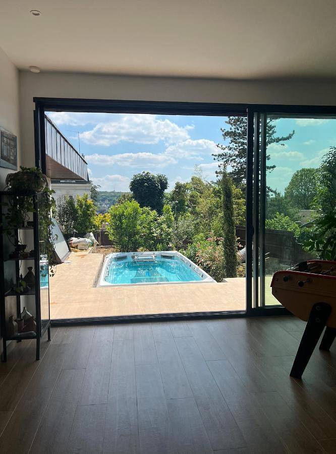 Location de vacances pour 7 personnes, avec vue ainsi que jardin et piscine dans Domaine national de Saint-Cloud - 2