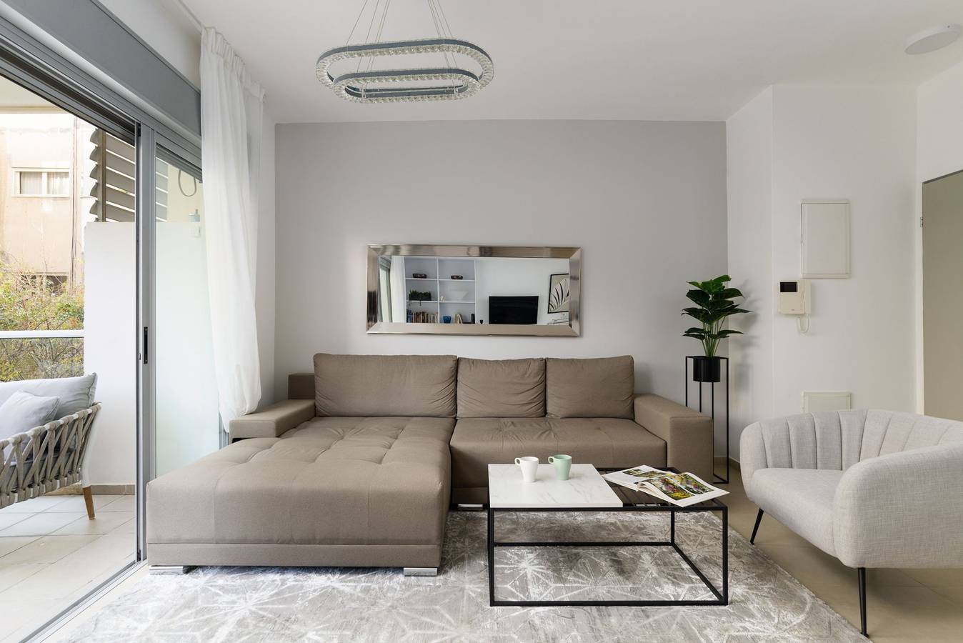 Geheel appartement, Mamad Quiet Hideaway & Terrace near Beach by Feelhome in Tel Aviv, Tel Aviv (district)