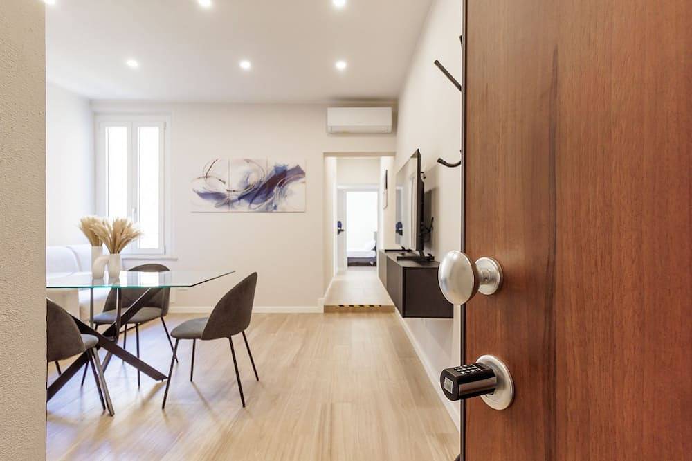Entire apartment, Casa Valentina | WiFi Stazione Treni Parking in Modena, Modena Province