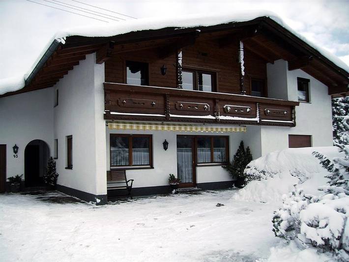 Ferienwohnung für 7 Personen, mit Balkon und Garten sowie Ausblick im Stubaital - 2
