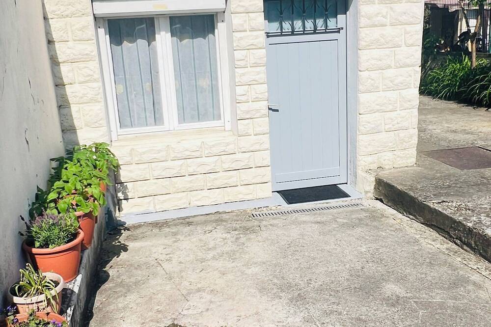 Maison Proche de Paris et Disneyland et Cdg Paris.\n\n2 personne 1chambre,1salon. in Villemomble, Sena-Saint Denis