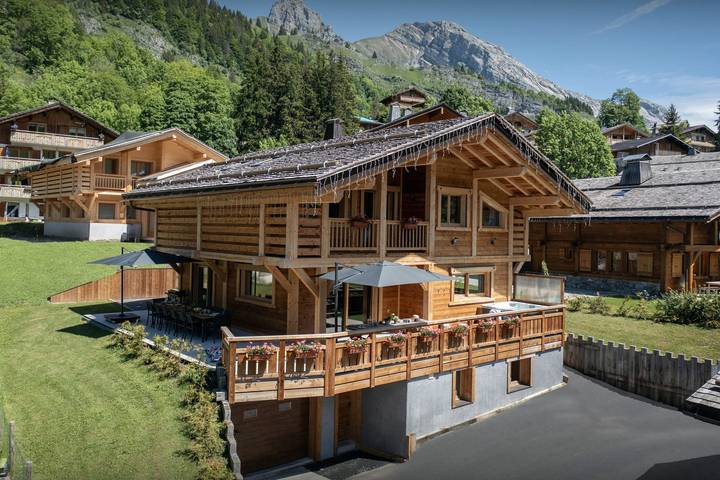 Chalet pour 14 personnes, avec sauna ainsi que jacuzzi et balcon, adapté aux familles à Le Grand-Bornand - 3