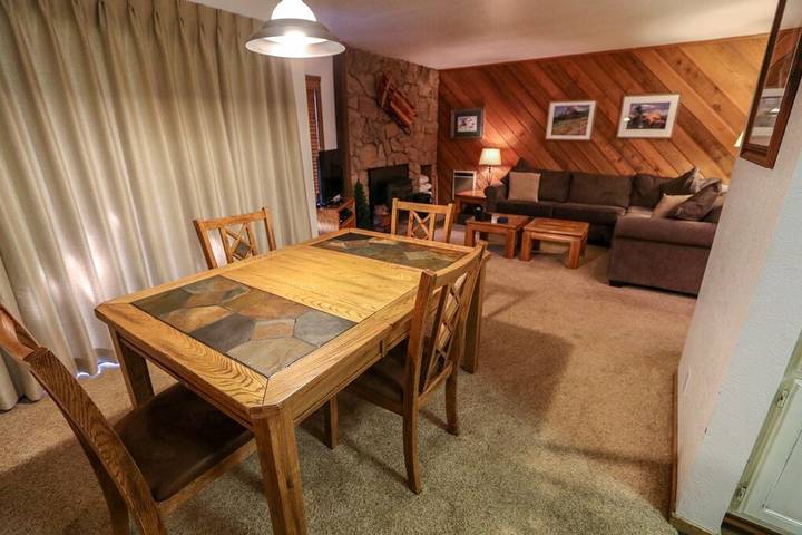 Vacation rental for 4 people, with hot tub in Mammoth Lakes