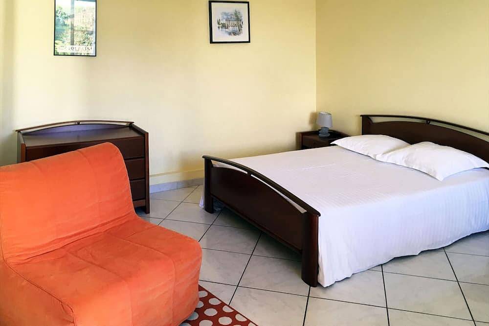 Apartamento entero, Estudio-Superior-Baño privado con ducha in La Riche, Región de Tours
