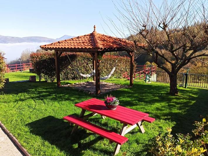 Casa rural para 3 personas, con jacuzzi y jardín, Familias con niños en Baztán - 3