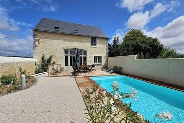 Gîte pour 6 personnes, avec jardin à Avon-les-Roches