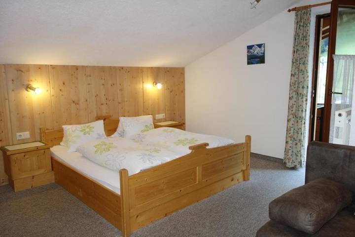 Ferienwohnung für 10 Personen, mit Ausblick und Garten im Pitztal - 4