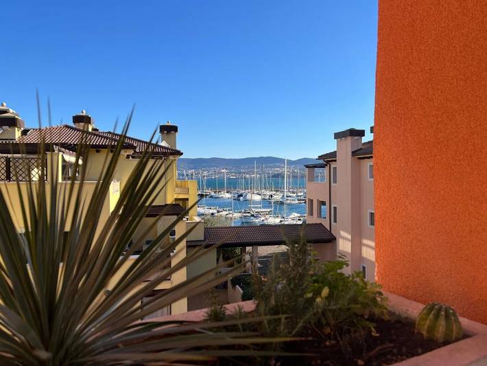 Apartamento de vacaciones para 4 personas, con jardín y vistas - 1