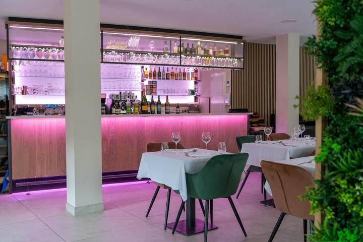 Hôtel pour 2 personnes, avec terrasse à Clermont-en-Argonne